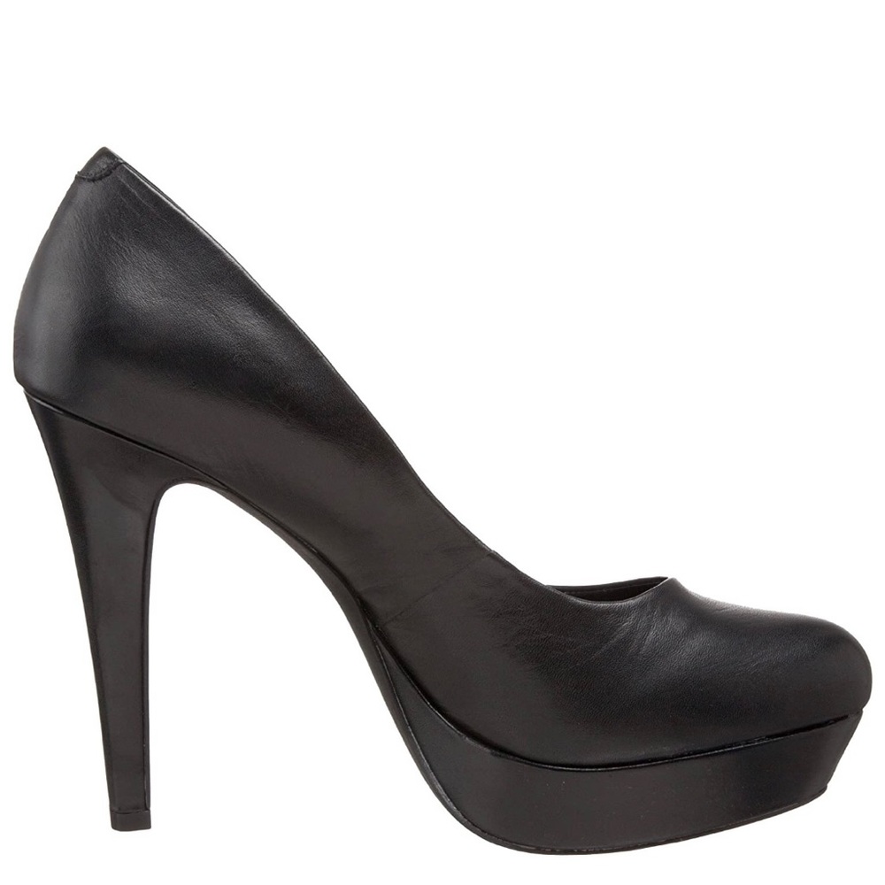 Jessica Simpson black Katoy pumps